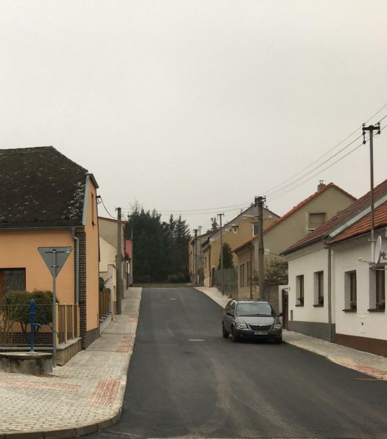 Podkrovi S Koupelnou Svinarov Exterior foto